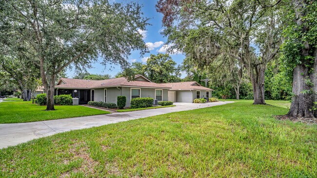 Building Photo - 283 Hidden Brook Dr