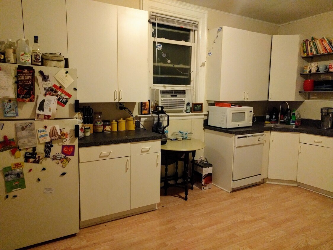 Kitchen - 2426 W. Moffat St