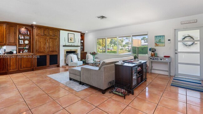 Foto del edificio - 2549 NE 27th Ave