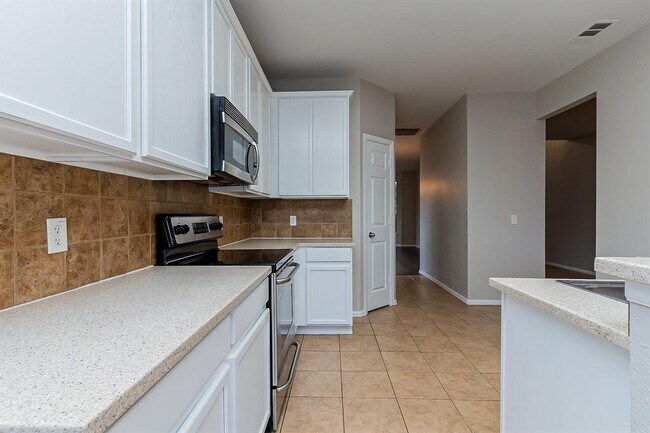 Building Photo - 2624 Prospect Hill Dr