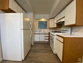 Building Photo - 733 Hemlock Square