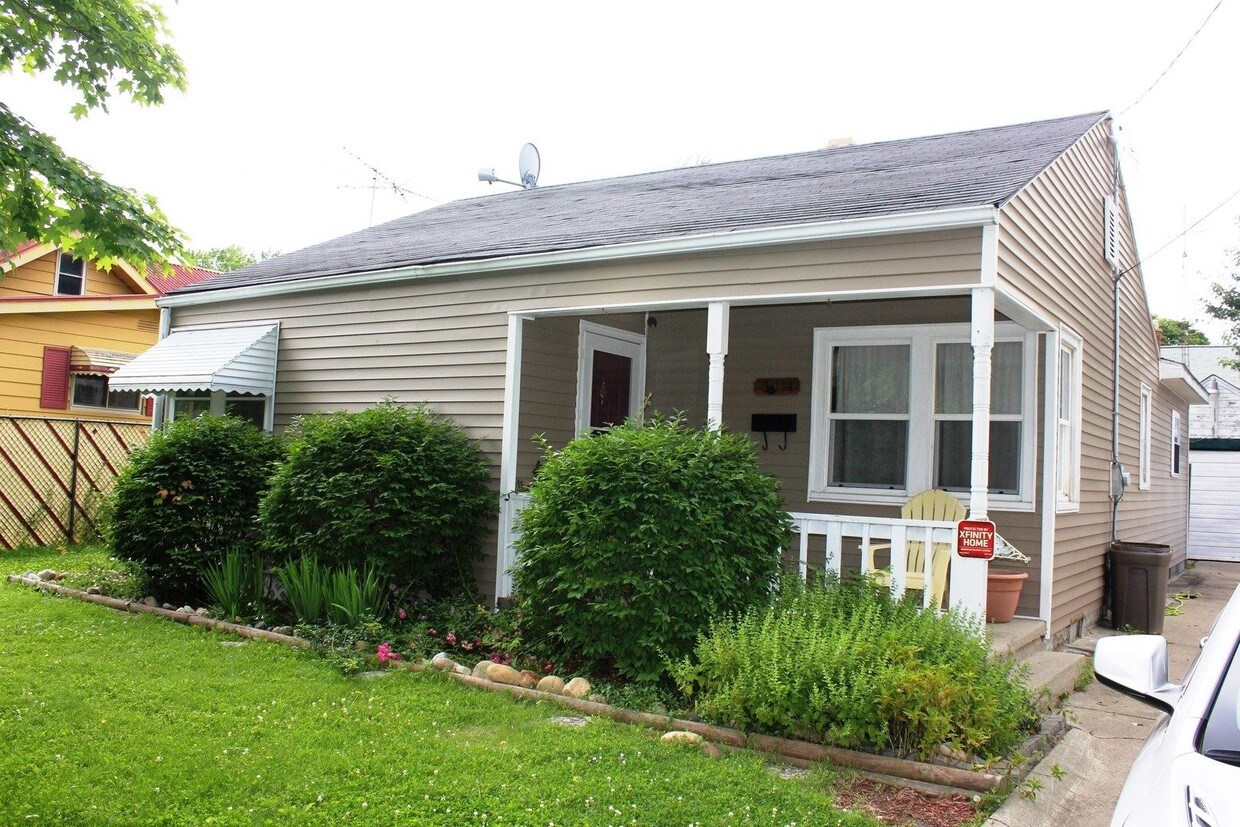 3014 Yale St, Flint, MI 48503 House Rental in Flint, MI