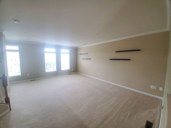 Building Photo - Gorgeous 3Bds/2.5Bths TH in Anne Arundel!!