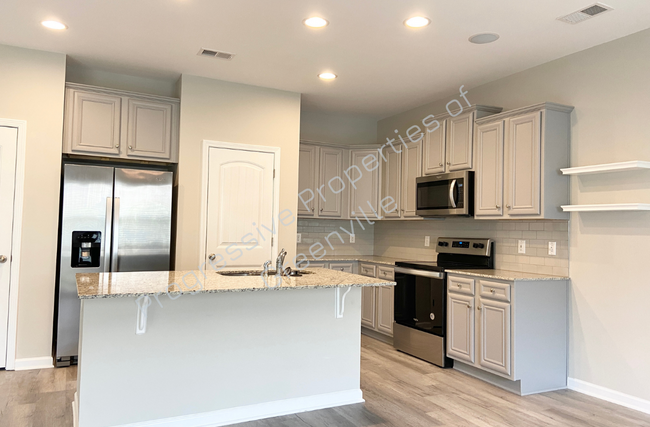 Foto del edificio - 405 Cedar Bluff Way