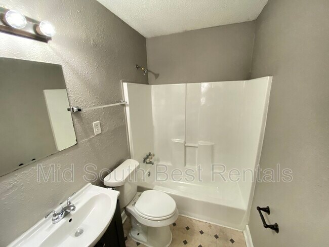 Building Photo - 1378 Haywood Ave