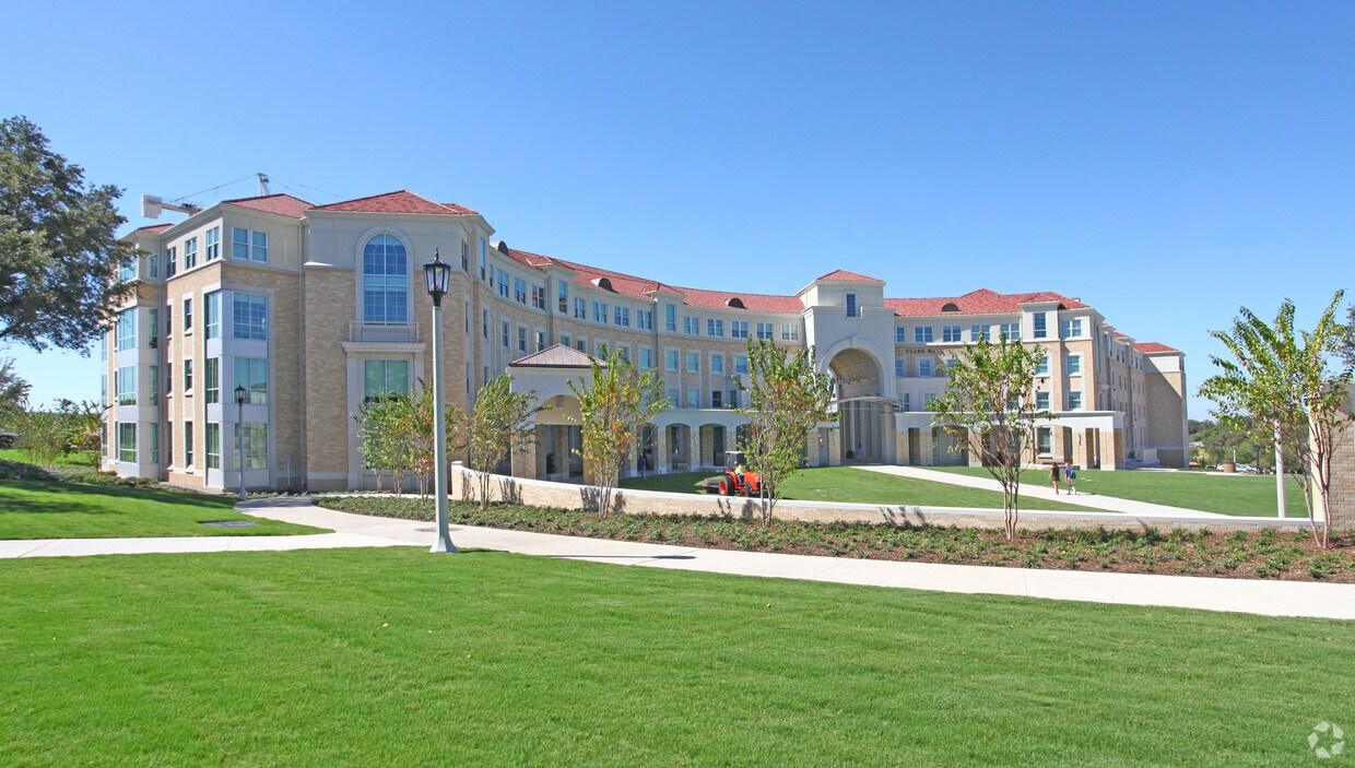 Foto principal - P.E. Clark Hall