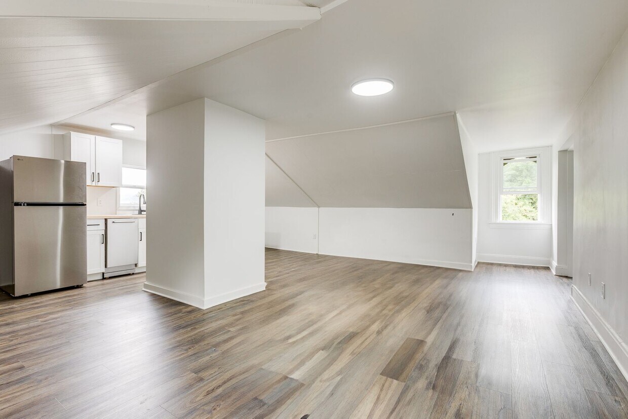 Foto principal - 240 Hazelwood Ave