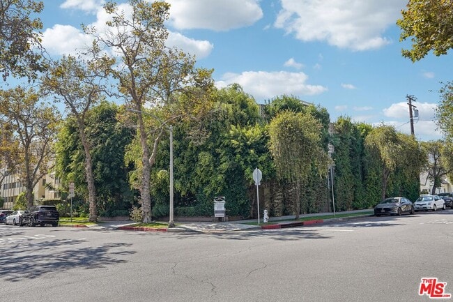 Foto del edificio - 9000 Clifton Wy