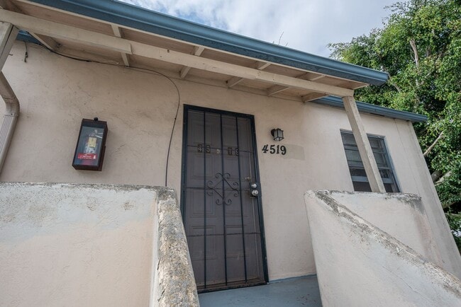 Building Photo - 4513-4519 Wilson Avenue