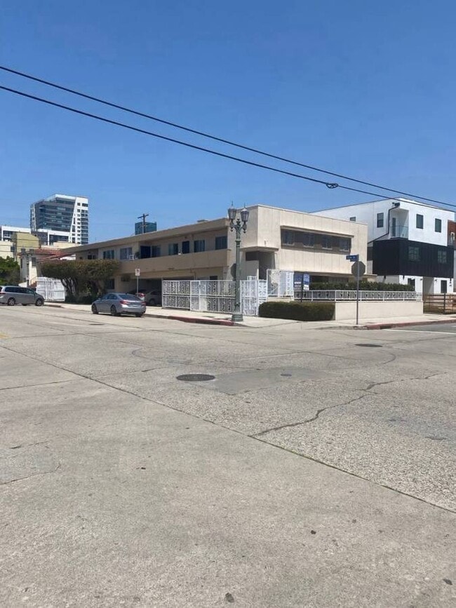 Building Photo - Colex Apartments