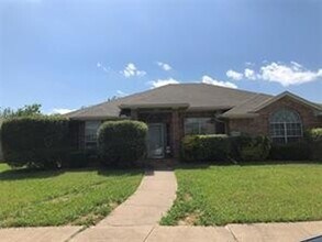 Building Photo - 1417 Warwick Dr