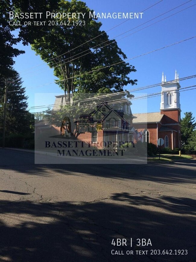 Building Photo - 1 Trumbull Pl