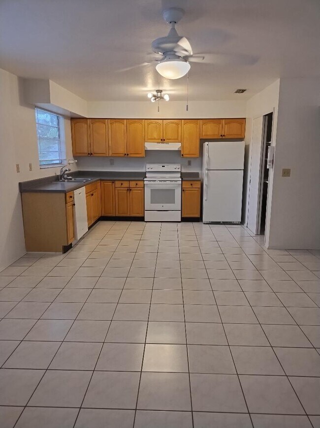 Foto del edificio - 3069 Huron Ave