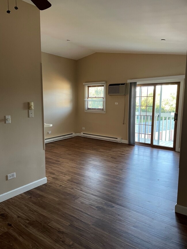 Building Photo - 1343 Cunat Ct