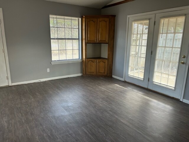 Building Photo - 910 S Merrill St