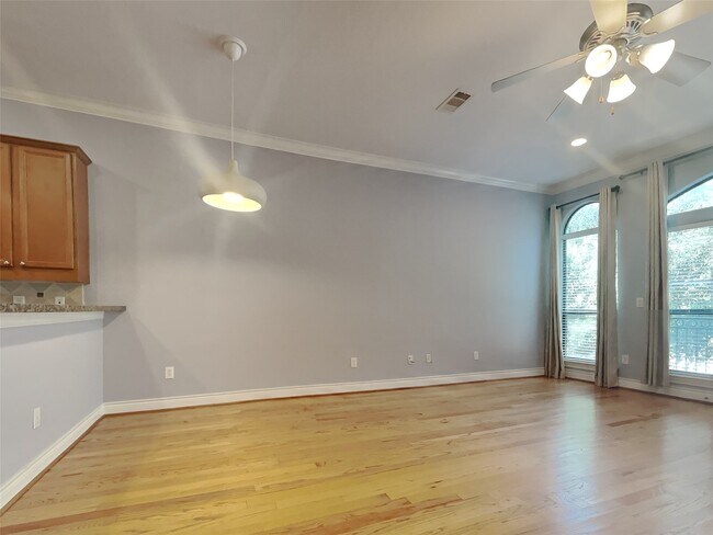 Foto del edificio - 1511 Paige St