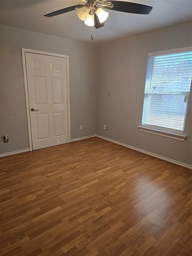 Building Photo - 3459 Angel Ln