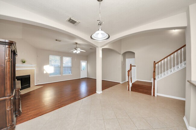 Foto del edificio - 822 Glen Abbey Dr