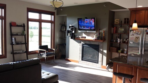 Foto del edificio - 6100 Kings View Dr