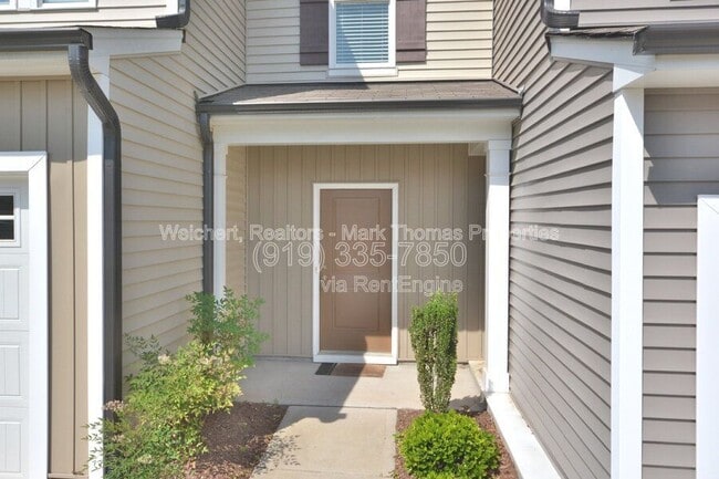 Building Photo - 409 Vassar Dr