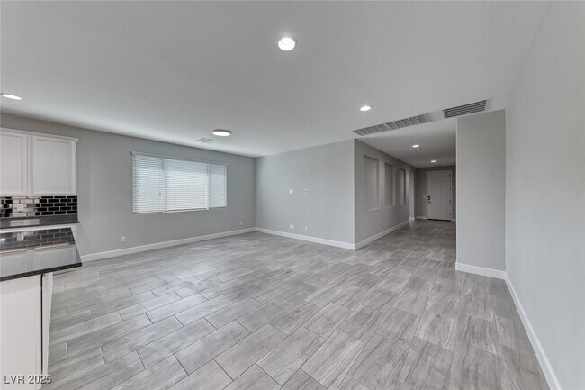 Foto del edificio - 6118 Andover Wood Rd