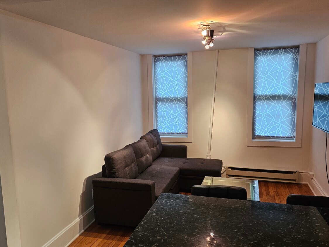 Foto principal - 2327 W Superior St