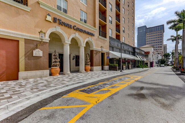 Foto del edificio - 651 Okeechobee Blvd