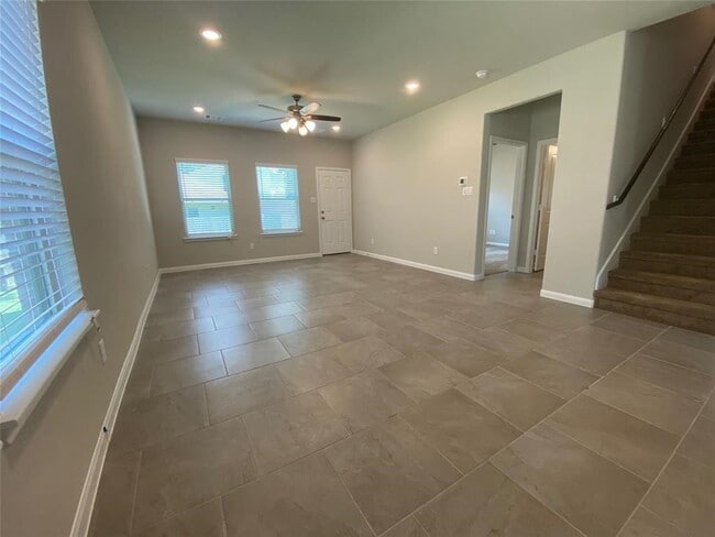 Building Photo - 13443 Greenbrier Dr