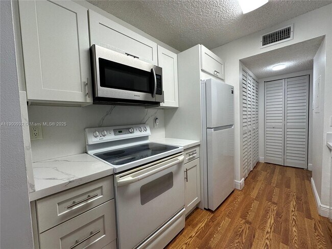 Foto del edificio - 10421 SW 157th Pl