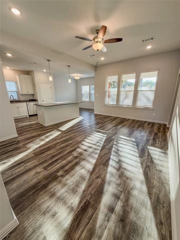 Building Photo - 2105 Bluebonnet Ave