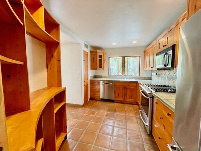 Foto del edificio - Spanish Style Downtown Townhome