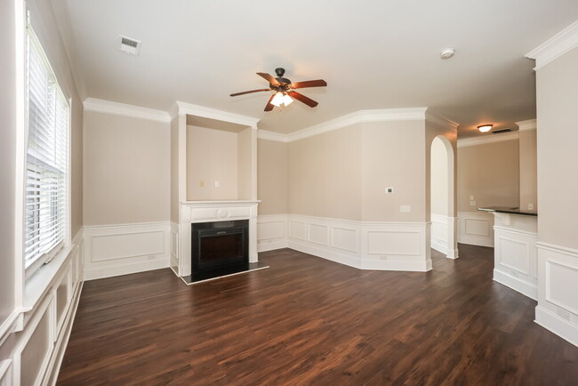Building Photo - 207 Tyre Dr