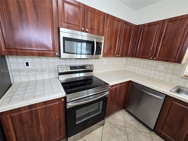Building Photo - 14758 SW 9th Ln