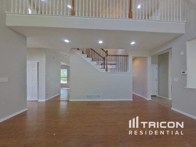 Building Photo - 12997 Banyon Cir