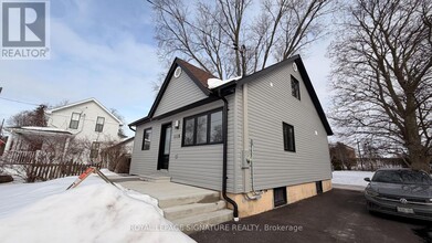 Building Photo - 119 Wellington St