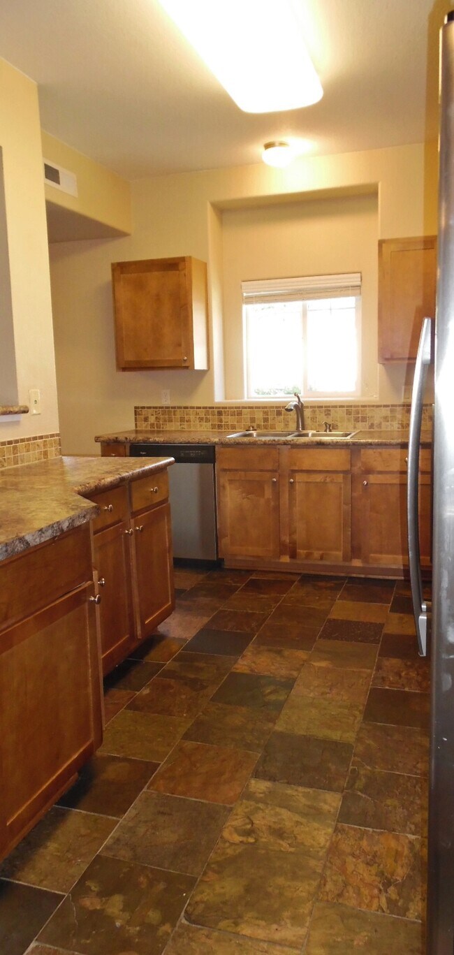 Building Photo - 7105 Ash Creek Heights