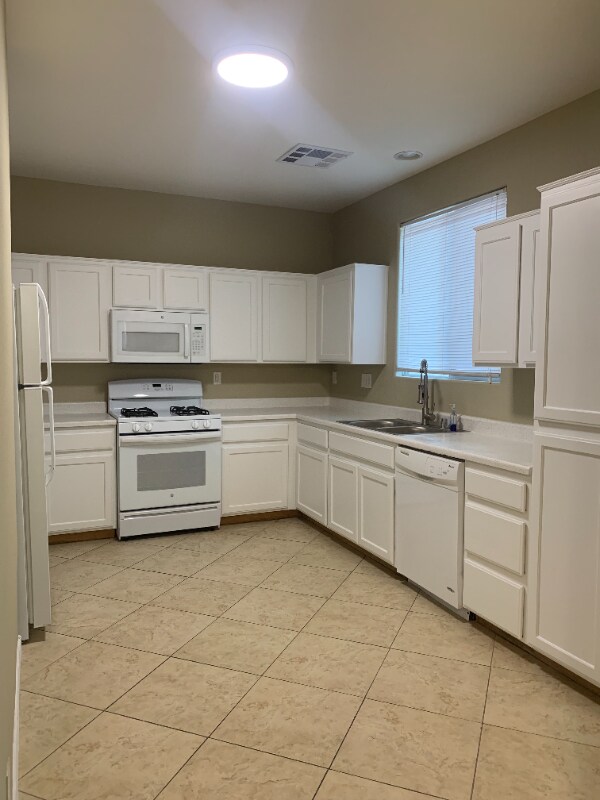 Foto del edificio - 1340 Oak Village Ave