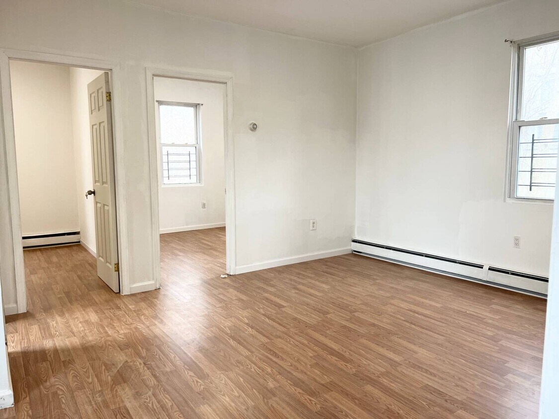 14 Ely St, Staten Island, NY 10301 House Rental in Staten Island, NY