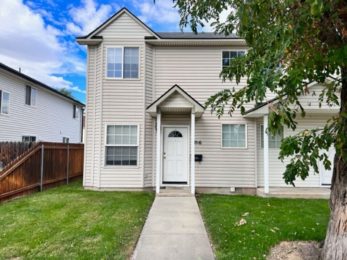Primary Photo - Madison - 3016