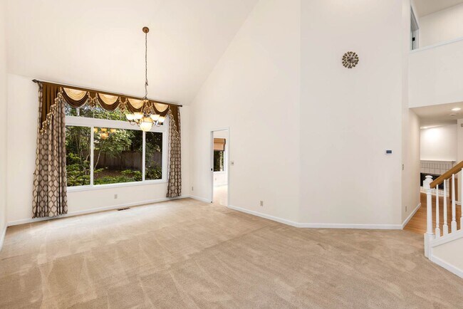 Foto del edificio - Updated Issaquah Home in Klahanie Neighborhood