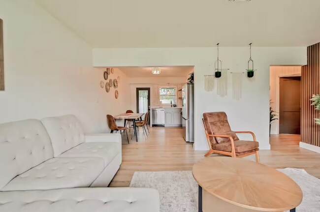 Foto del edificio - 1827 Towhee Ln