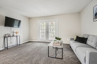 Building Photo - 1800 Lantern Ridge Dr