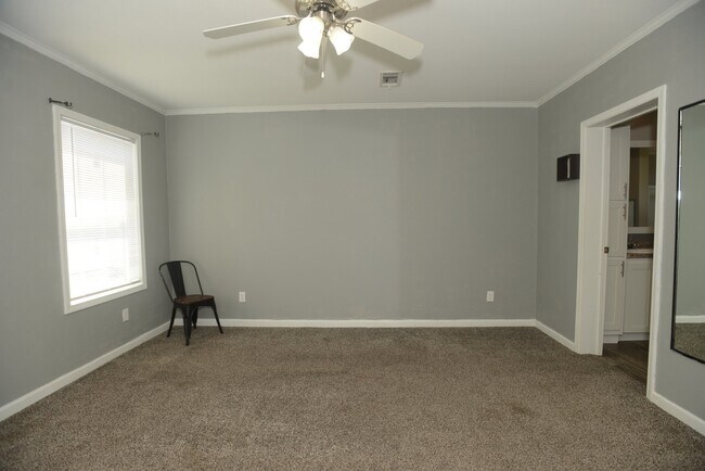 Building Photo - 13598 Old Frio City Rd