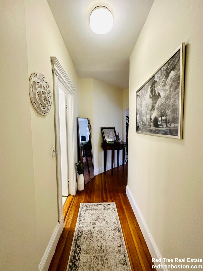 Foto del edificio - 94 Corey Rd