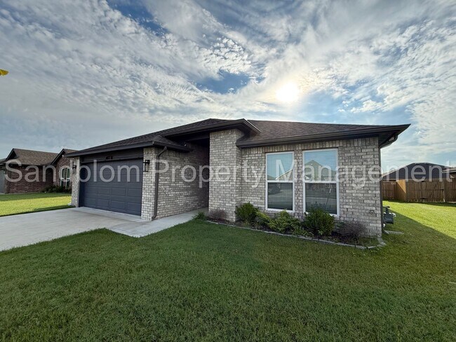 Foto del edificio - For Lease | East Tulsa - BA Schools | $194...