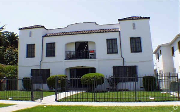 Primary Photo - 2637 S Bronson Ave