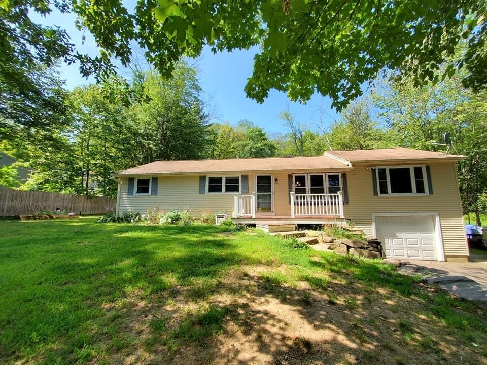 Foto principal - 349 Mile Hill Rd