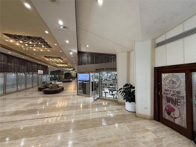 Foto del edificio - 801 Brickell Bay Dr
