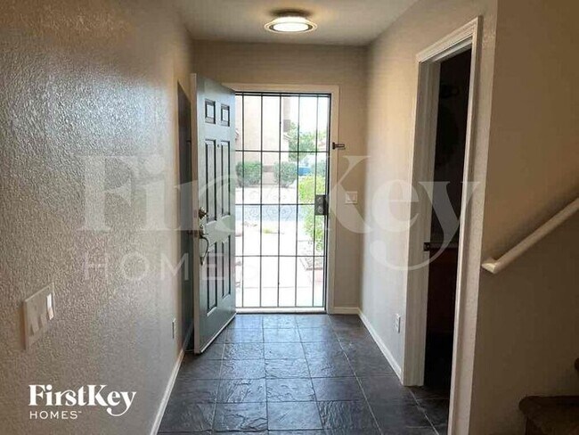 Foto del edificio - 2357 E 35th Ave