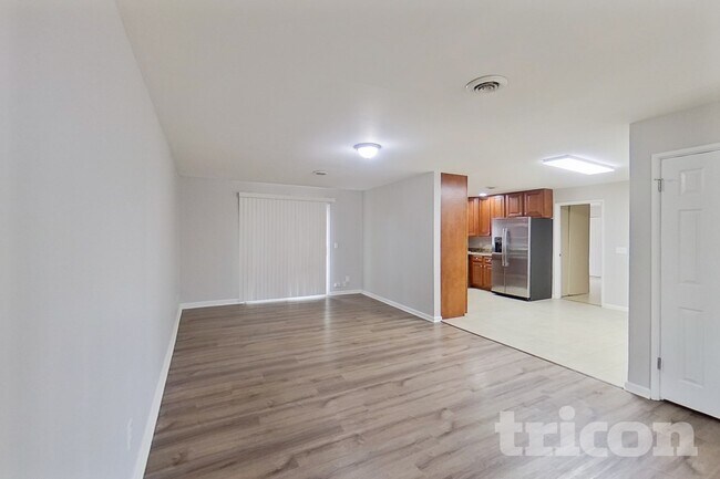 Foto del edificio - 9235 Laurel Hill Dr